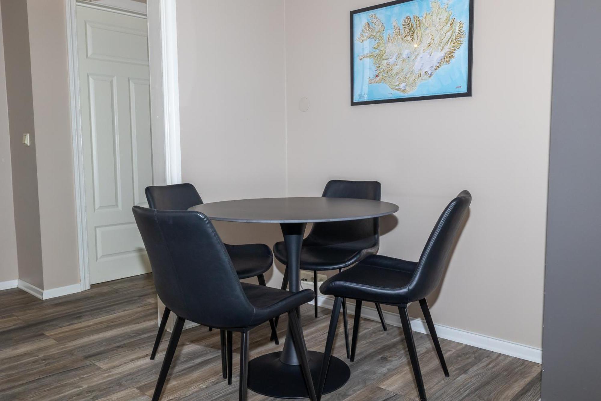 Bjarnabuth Apartman Húsavík Szoba fotó